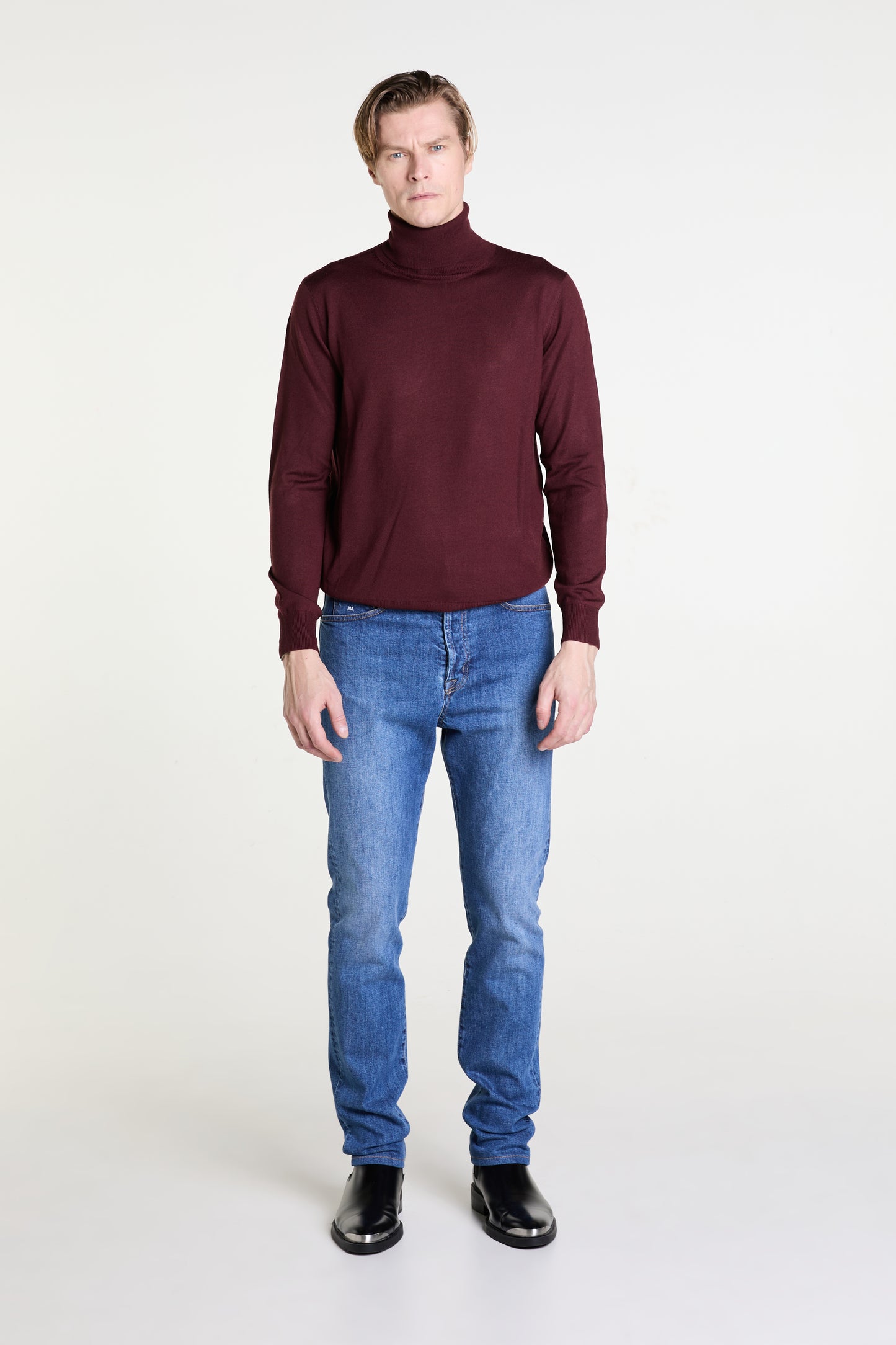 Tapered Jeans in Nomad Blue Wash Denim