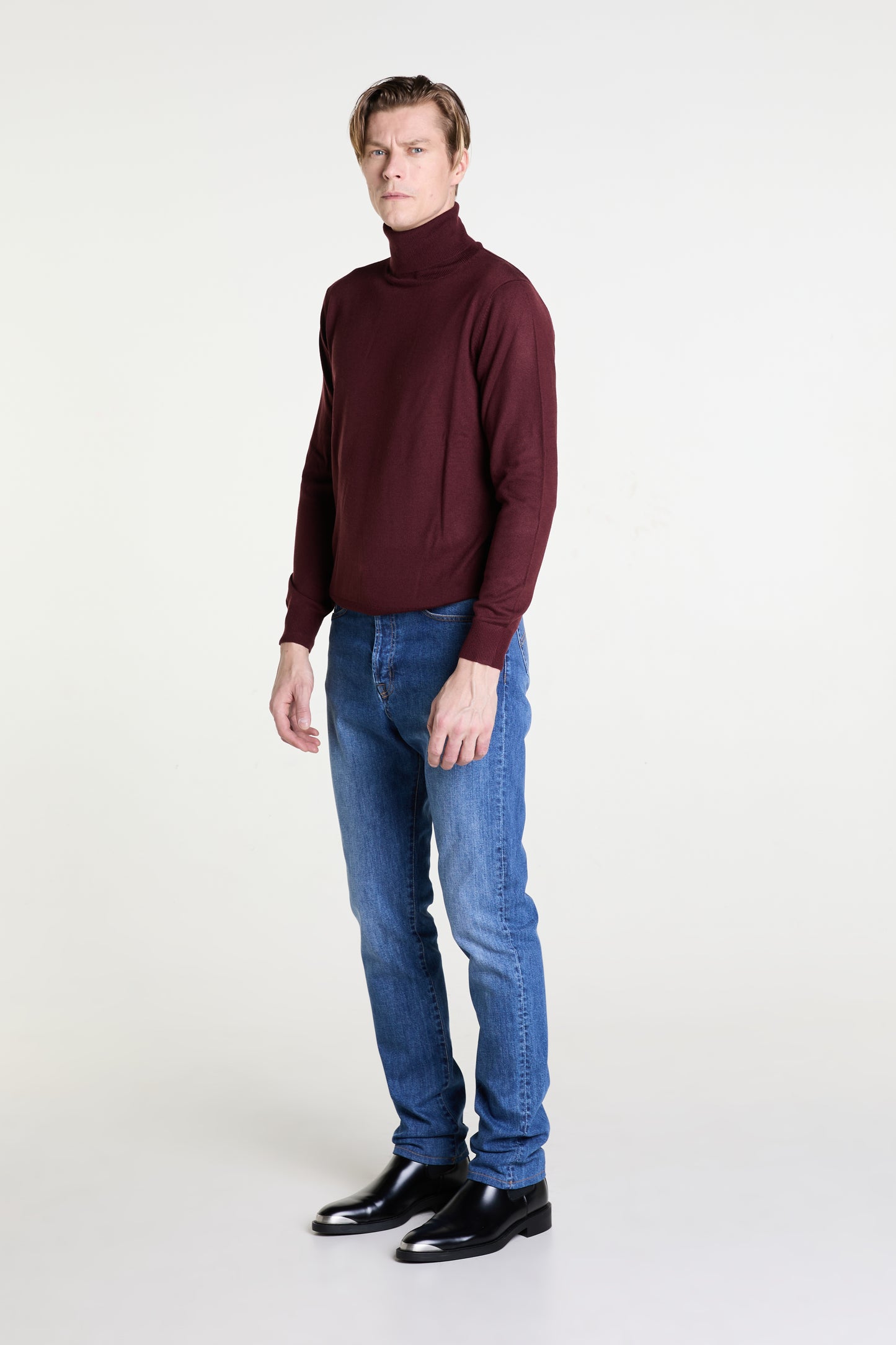 Tapered Jeans in Nomad Blue Wash Denim