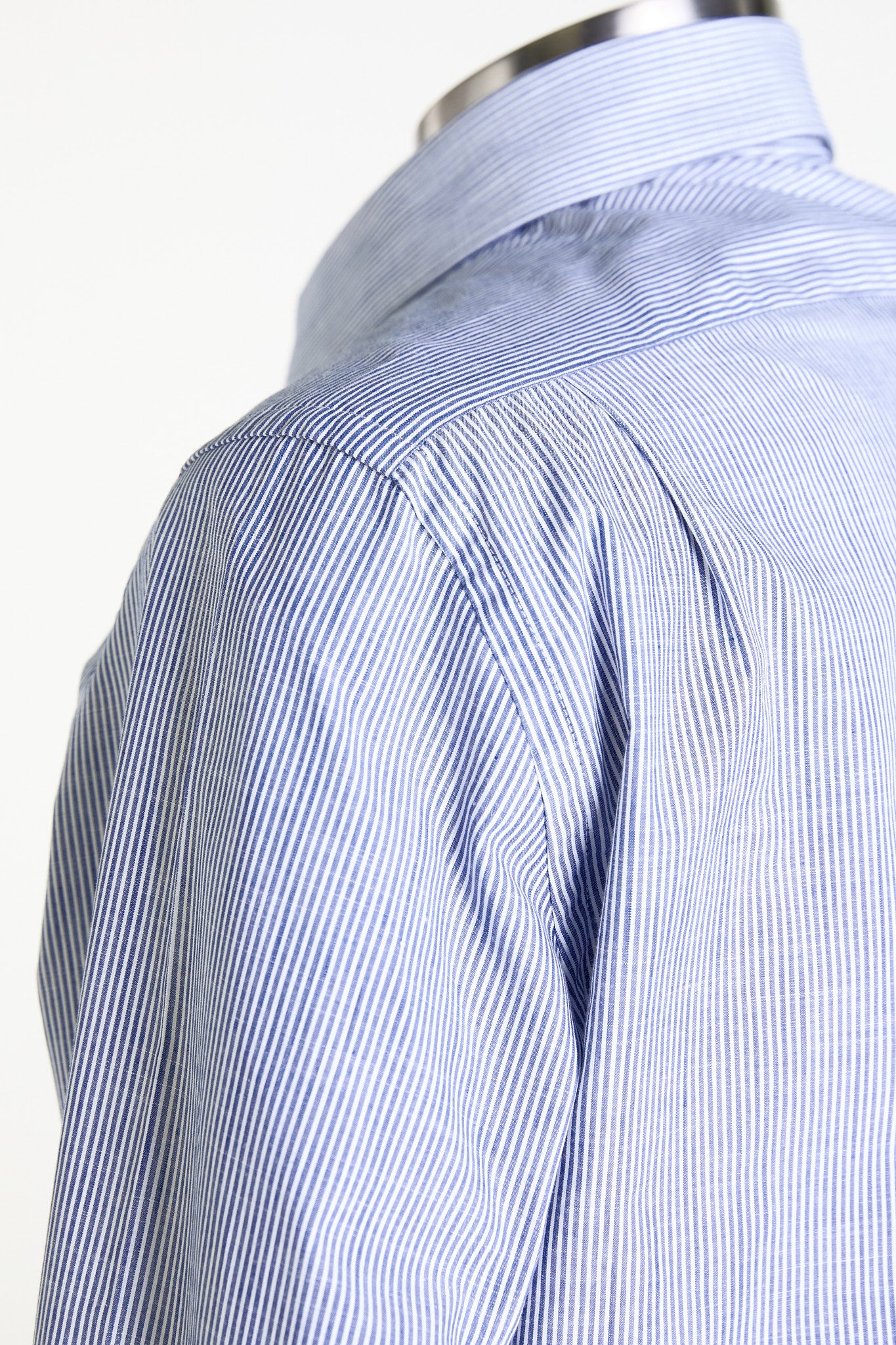 Made to Measure “Leggero” Shirt in Pure Cotton Chambray fabric by Albini