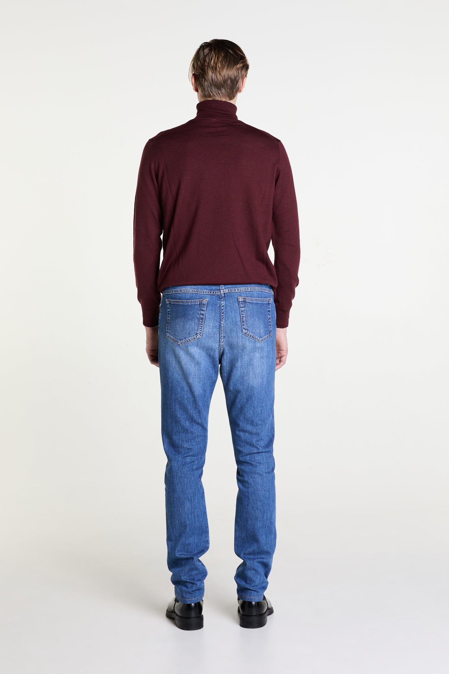 Tapered Jeans in Nomad Blue Wash Denim